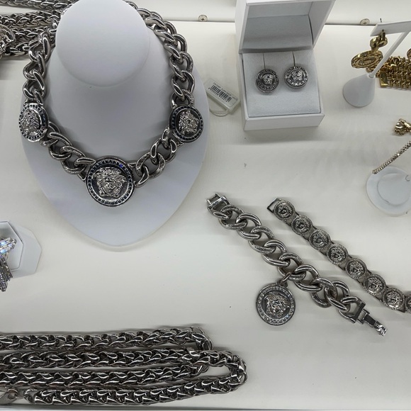 Versace Collection - Picture 3 of 15